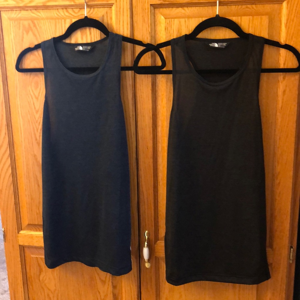 Women’s The North Face Tank Tops (set of 2)